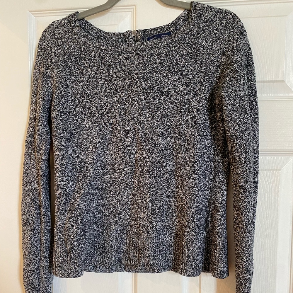 Grey sweater American eagle size small